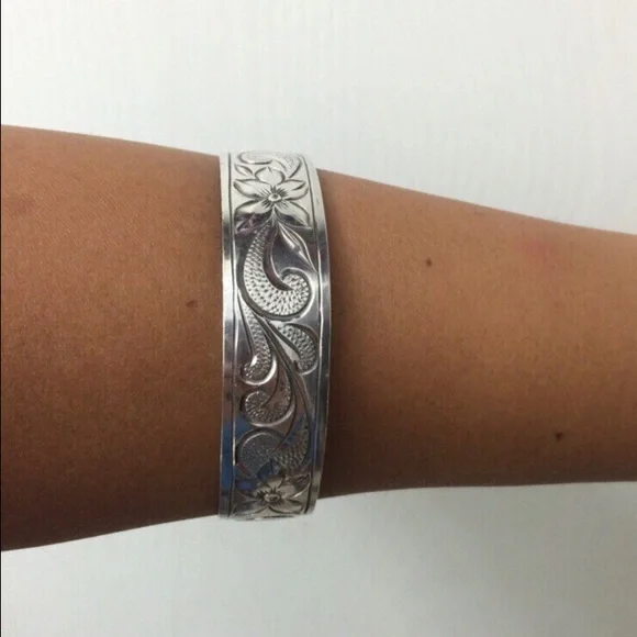 🖤18mm W💕Hawaiian Silver Bangle